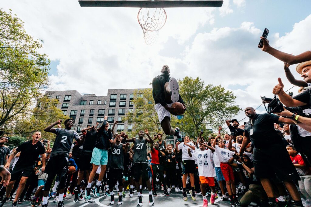 Zion Williamson dunks at the Air Jordan XXXIV launch event in Harlem|||
