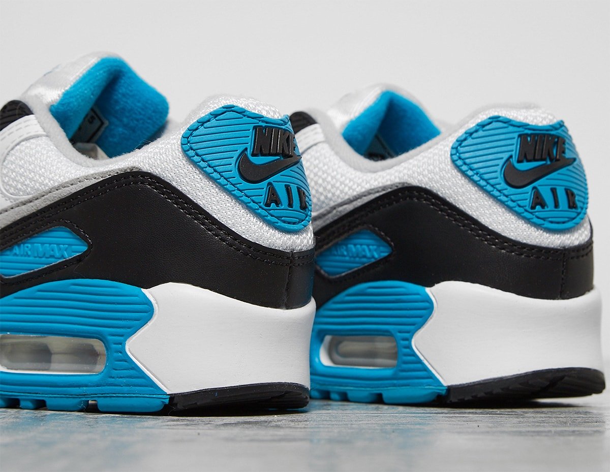 NIKE AIR MAX 90 “Laser Blue” でぃーふ Nike Air Max 90 'Laser Blue' 2020 - The Perfect Retro | Made For The W